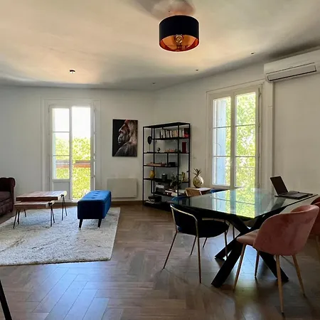 Magnificent Corner In Apartment *